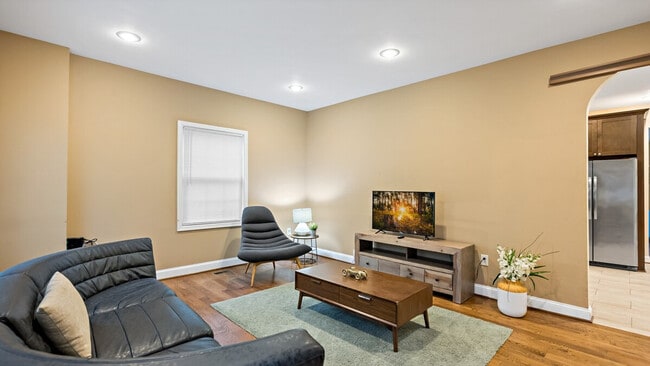 Photo - 800 S Washington St Unit ID1431387P