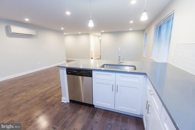 Photo - 1228-32 W College Ave Unit 4