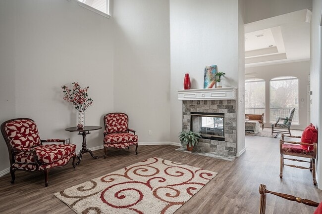 Photo - 7712 Lakecrest Cir