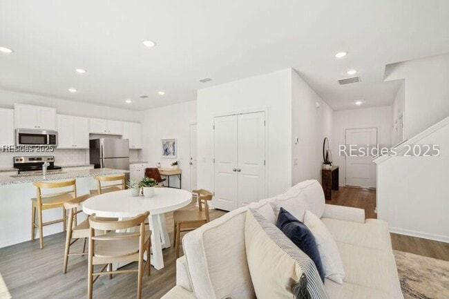 Photo - 106 Mainland Lakes Dr