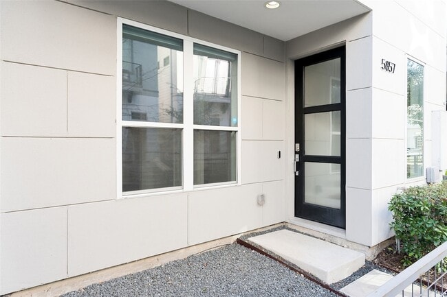 Photo - 5857 E Post Oak Ln