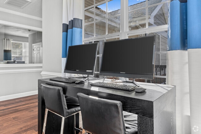 Business Lounge - THE LAKES AT TOWN CENTER