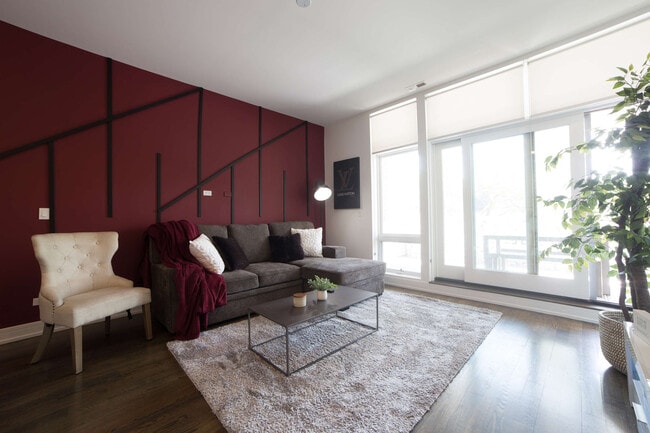 Building Photo - 2048 W Chicago Ave Unit ID1244904P