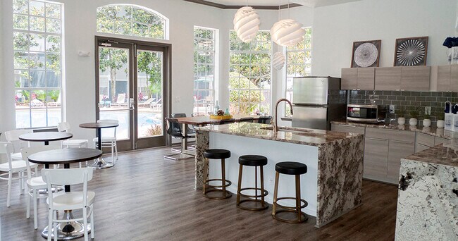 Photo - Promenade at Aloma Apartments