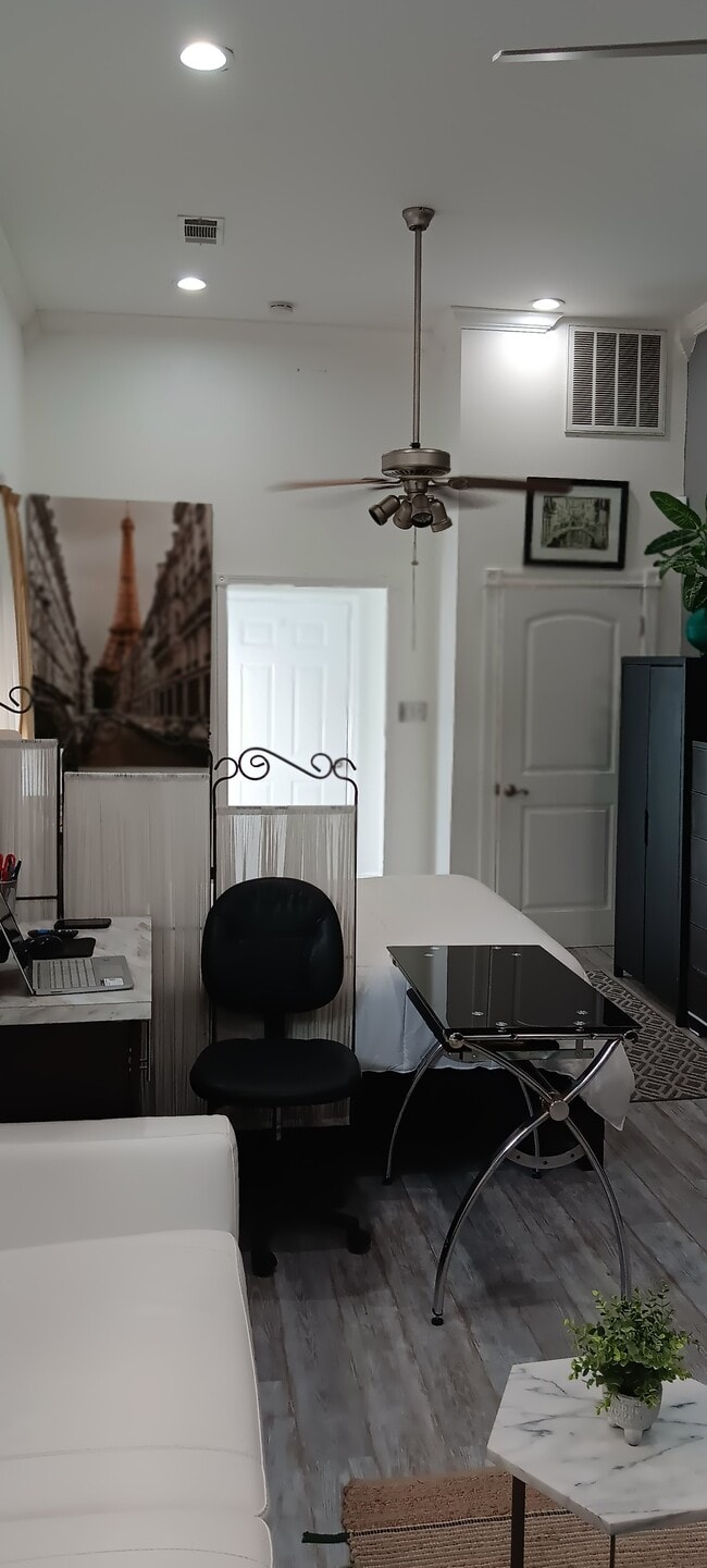 Photo - No Brainer Furnished Apartments