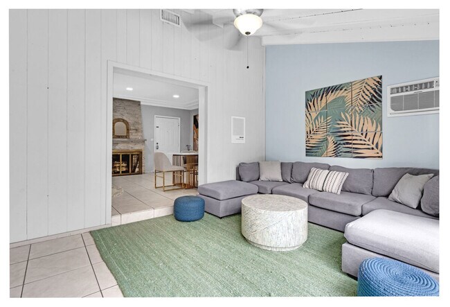 Photo - 425 NE 105th St Unit ID1439294P