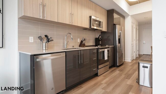 Photo - 5201 Leesburg Pike Unit 439