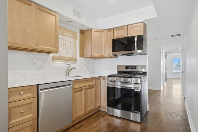 Photo - 6017 W Montrose Ave Unit 2