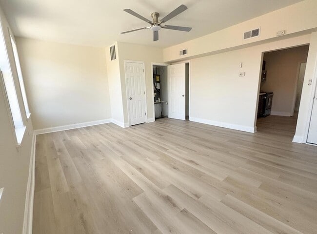 Photo - 1433 W Lombard St