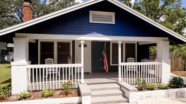 Building Photo - 1815 2nd Ave E