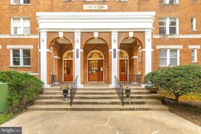 Photo - 1820 Clydesdale Pl NW Unit 103