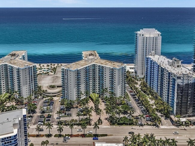 Building Photo - 3901 S Ocean Dr Unit 3J