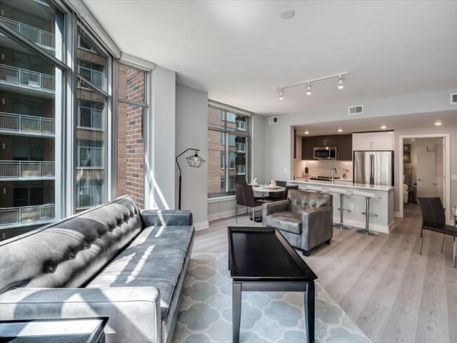 Building Photo - 4836 Rugby Ave Unit SI ID1040022P