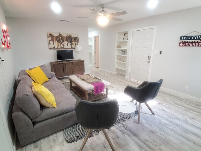 Photo - 2501 Parker Ln Unit SI ID1565954P