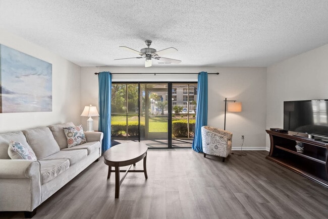 Building Photo - 1920 Bent Grass Dr Unit ID1385476P