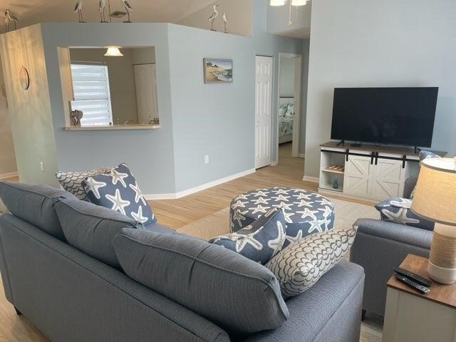 Photo - 1080 Seamist Ln