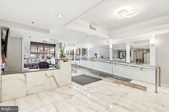 Photo - 200-10-210 Lombard St Unit 637