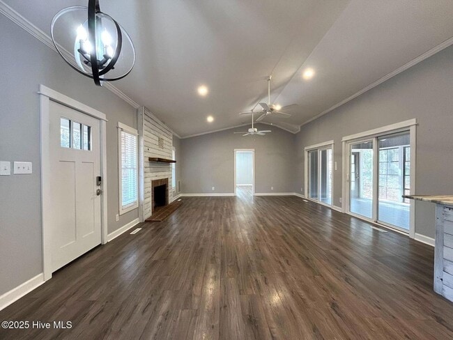 Photo - 105 Scuppernong Ct