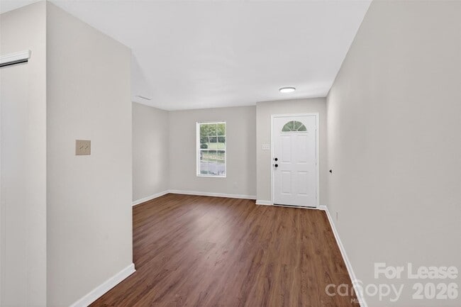Photo - 458 Settlers Ridge Dr