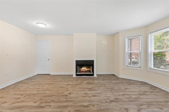 Photo - 86 Howe St