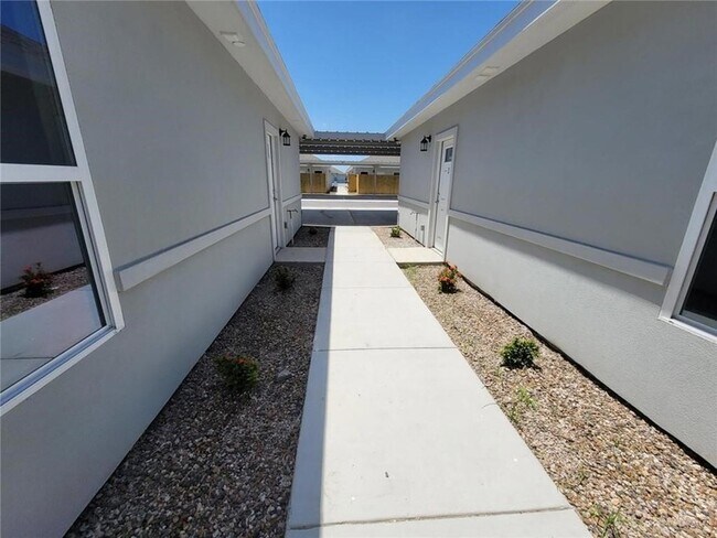 Photo - 1904 Davenport St Unit 1