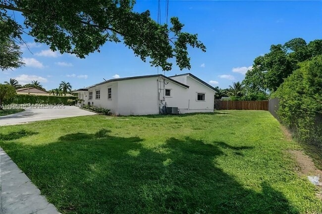 Photo - 10351 SW 49th St