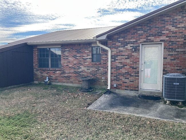 Photo - 1012 Windview Pl