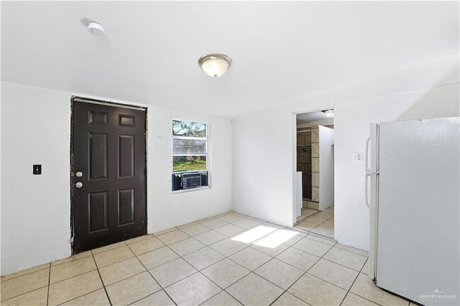 Photo - 8516 Hendrix Ave Unit 3