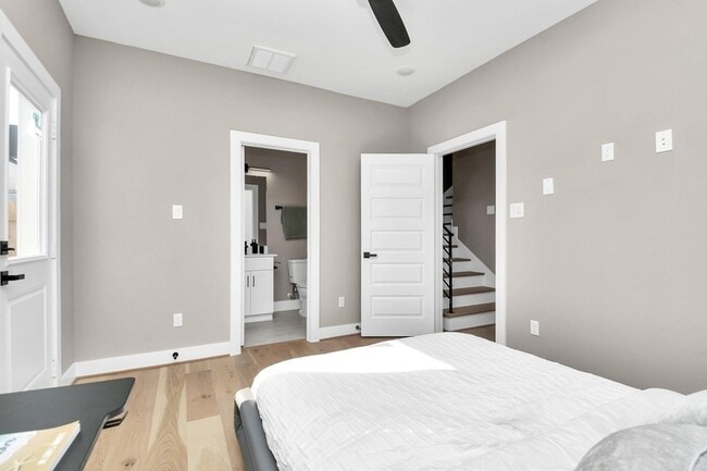 Photo - 316 Thornton Rd