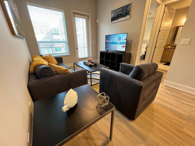 Building Photo - 1520 San Jacinto St Unit ID1359150P