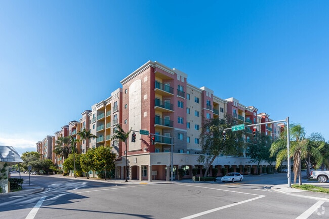 6001 SW 70th St - Valencia South Miami