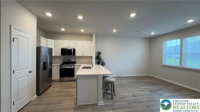 Photo - 1273 Martin Rd