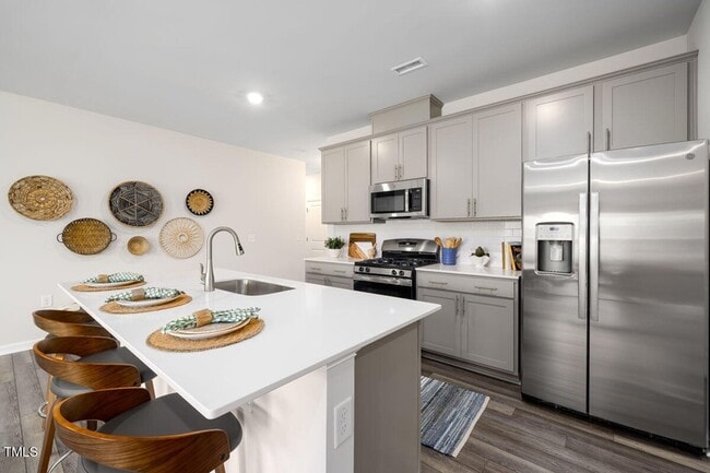 Photo - 713 Hough Pond Ln