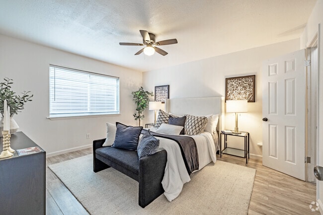 1BR, 1BA - 625SF - Bedroom - Gardens At Westgate