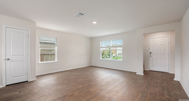 Photo - 6522 Tempo Switch