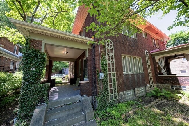 Photo - 565 Ardmore Blvd