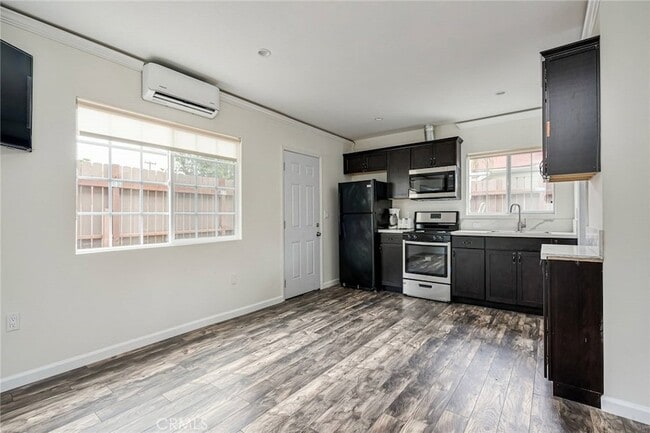 Photo - 19308 Calvert St