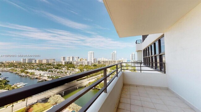 Photo - 2500 Parkview Dr Unit 1207
