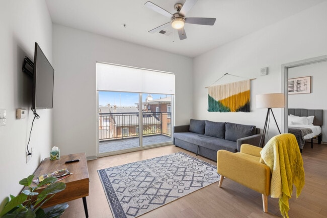 Building Photo - 633 E Main St Unit ID1014613P