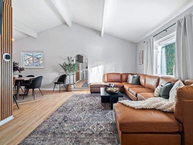 Building Photo - 670 Treeside Dr Unit SI ID1496085P