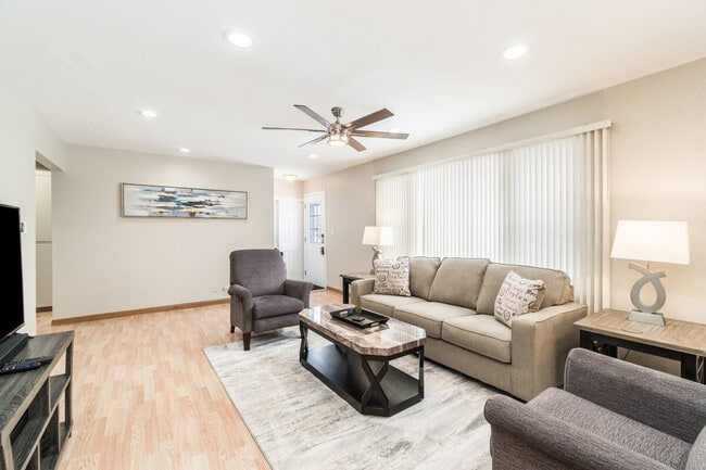 Building Photo - 920 Apple St Unit ID1285066P