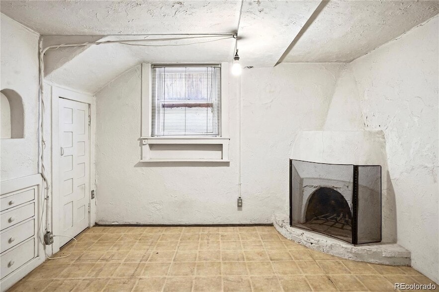 Photo - 840 Emerson St Unit 6