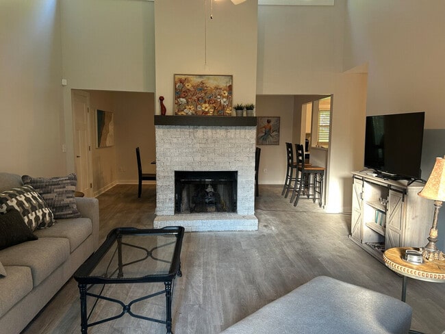 Building Photo - 1565 Pinebreeze Dr Unit ID1289335P