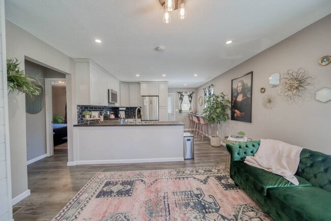 Photo - 1402 Iowa St Unit ID1292379P