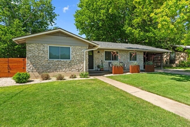 Photo - 3207 Carol Ann Dr