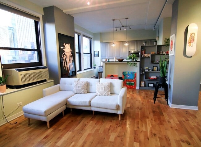 Photo - 600 S Dearborn St Unit 1305