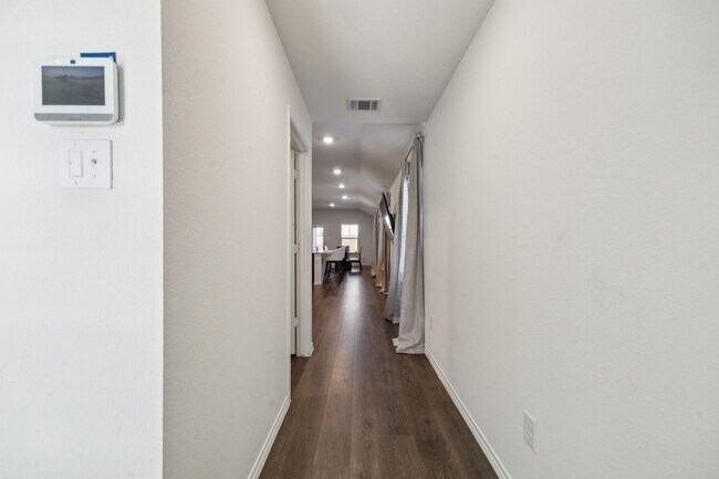 Photo - 2127 Ocelot St