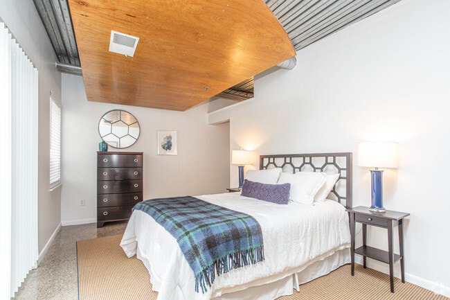 1BR, 1BA - Artek Lofts