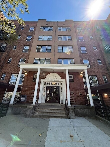 Building Photo - 2520 John F. Kennedy Blvd Unit 1H