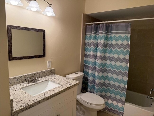Photo - 1450 N Riverside Dr Unit 204